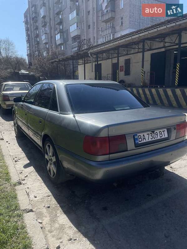 Седан Audi A6 1996 в Светловодске