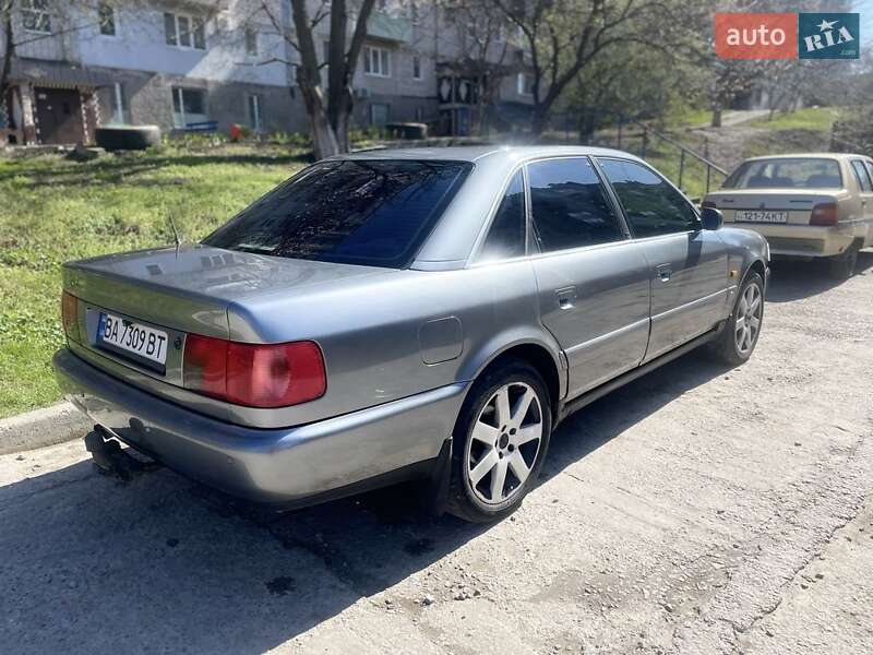 Седан Audi A6 1996 в Светловодске