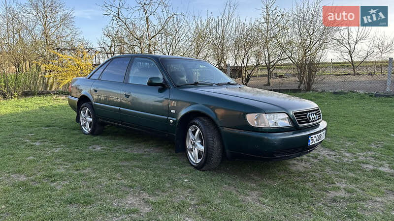 Седан Audi A6 1996 в Рава-Русской