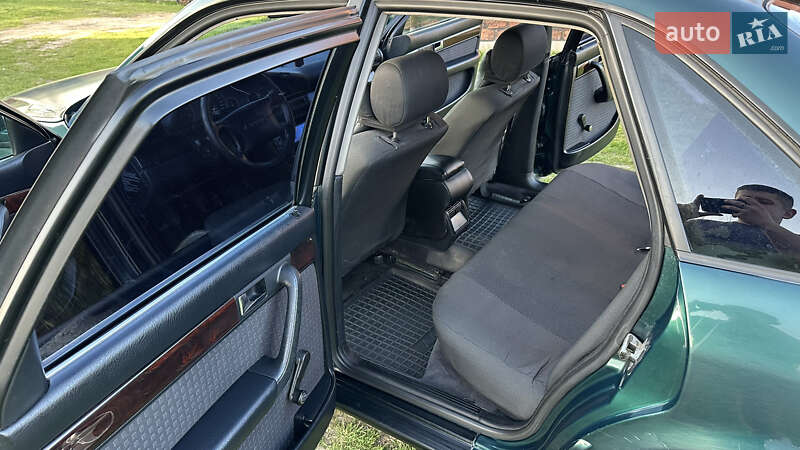 Седан Audi A6 1996 в Рава-Русской