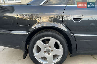 Седан Audi A6 1996 в 