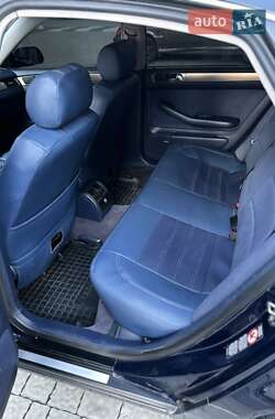 Седан Audi A6 2001 в 