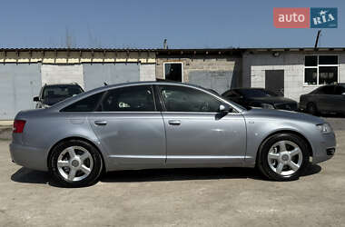 Седан Audi A6 2004 в 