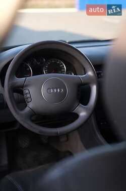Универсал Audi A6 2004 в 