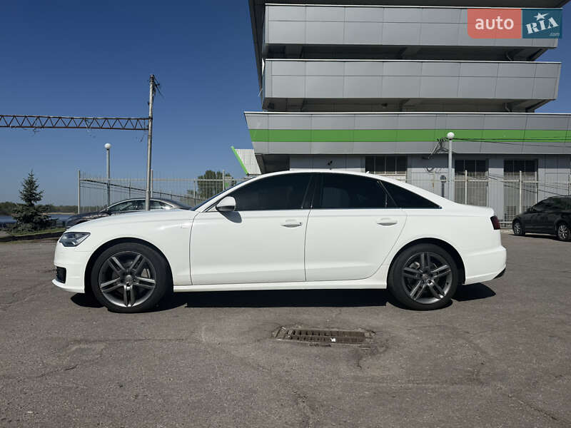 Седан Audi A6 2015 в Кременчуге