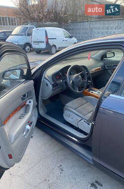 Седан Audi A6 2004 в 