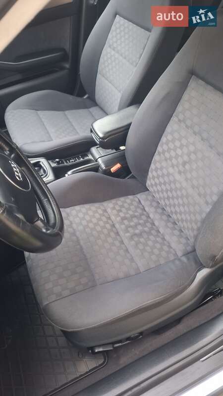 Универсал Audi A6 2003 в Хусте