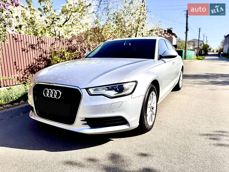 Седан Audi A6 2014 в 