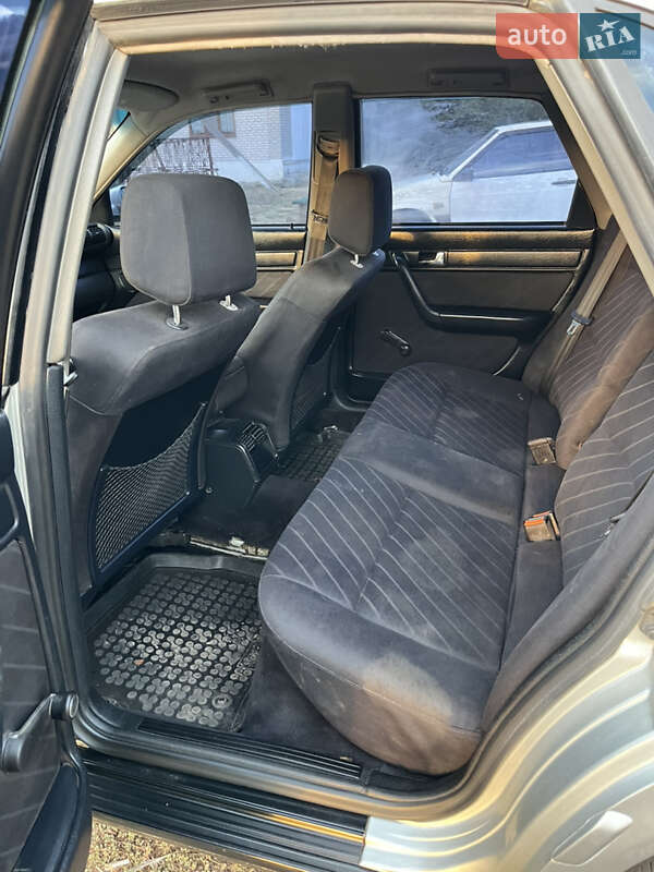 Седан Audi A6 1995 в Андреевке