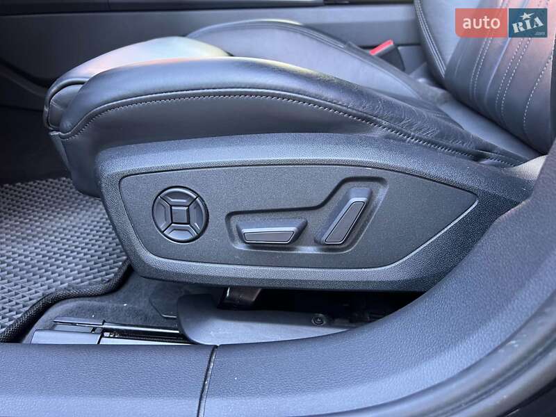 Седан Audi A6 2020 в Львові