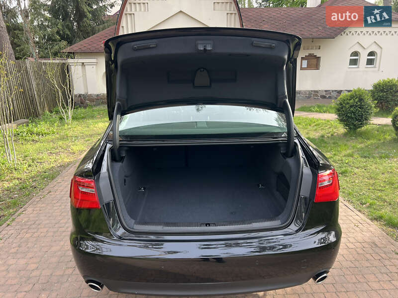 Седан Audi A6 2012 в Киеве