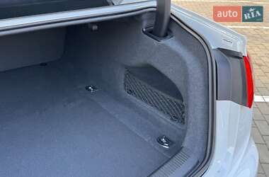 Седан Audi A6 2012 в 