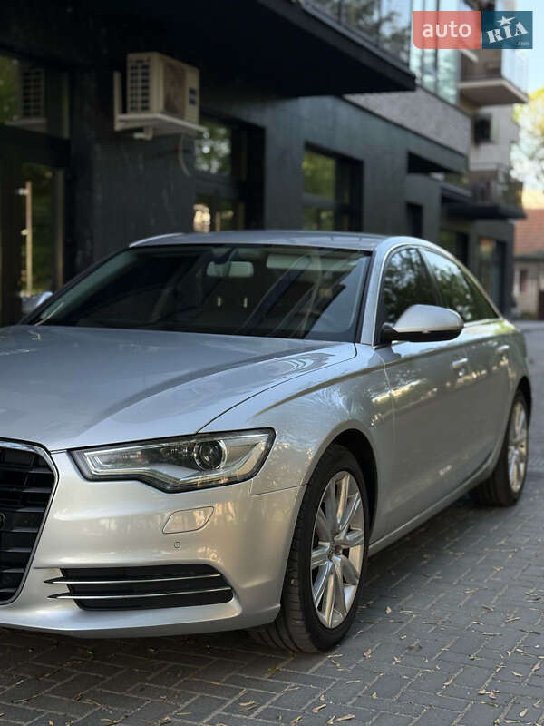 Седан Audi A6 2011 в Ужгороде