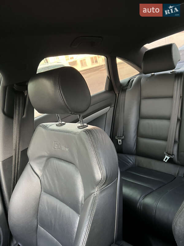 Седан Audi A6 2004 в Жашкове