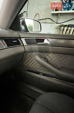 Седан Audi A6 2002 в 