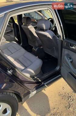 Седан Audi A6 2001 в 