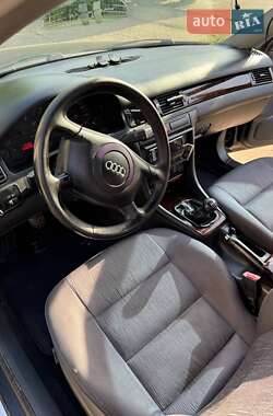 Седан Audi A6 2001 в 