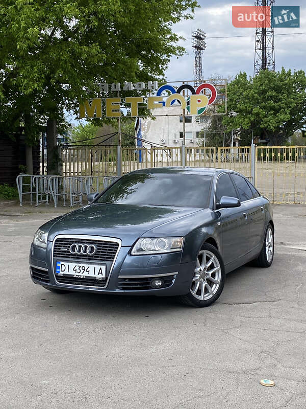 Седан Audi A6 2004 в 