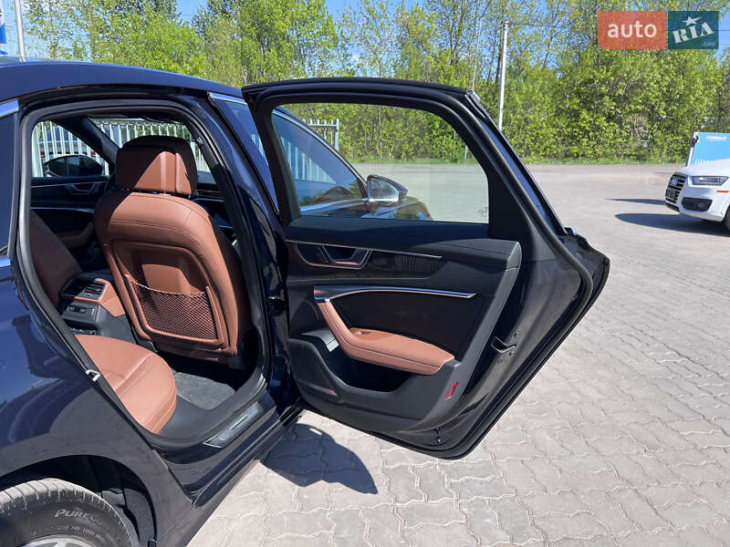 Седан Audi A6 2020 в Нововолынске