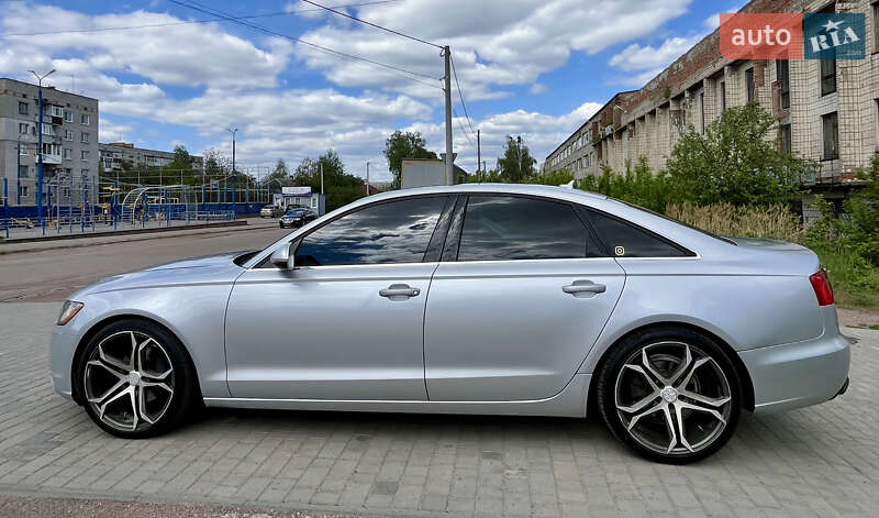 Седан Audi A6 2012 в Коростене