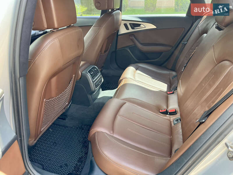Седан Audi A6 2012 в Коростене