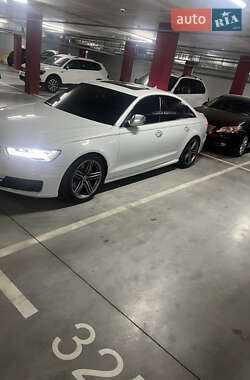 Седан Audi A6 2015 в 