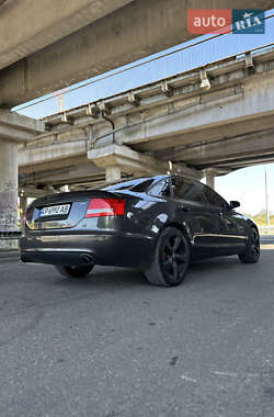 Седан Audi A6 2004 в 