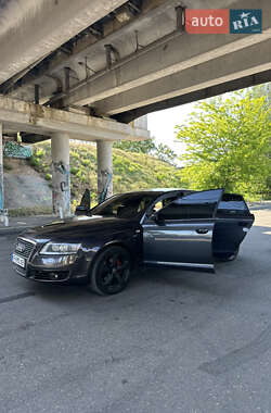 Седан Audi A6 2004 в 