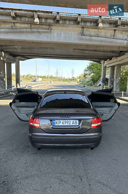 Седан Audi A6 2004 в 