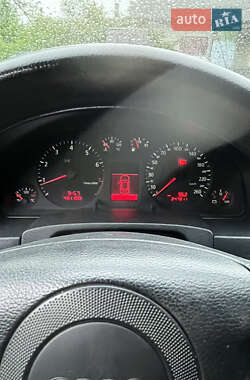 Седан Audi A6 2001 в 