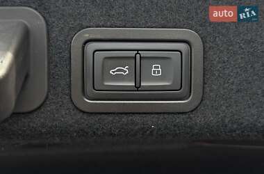Седан Audi A6 2016 в 