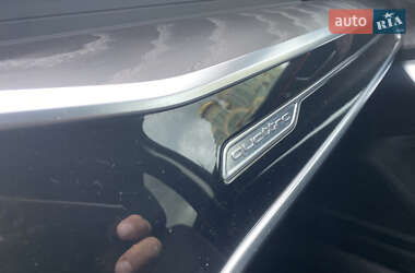 Седан Audi A6 2021 в 