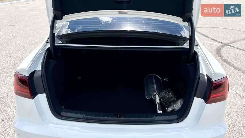 Седан Audi A6 2018 в Днепре