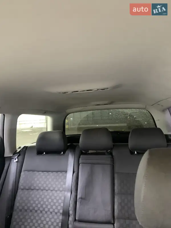 Универсал Audi A6 2004 в 