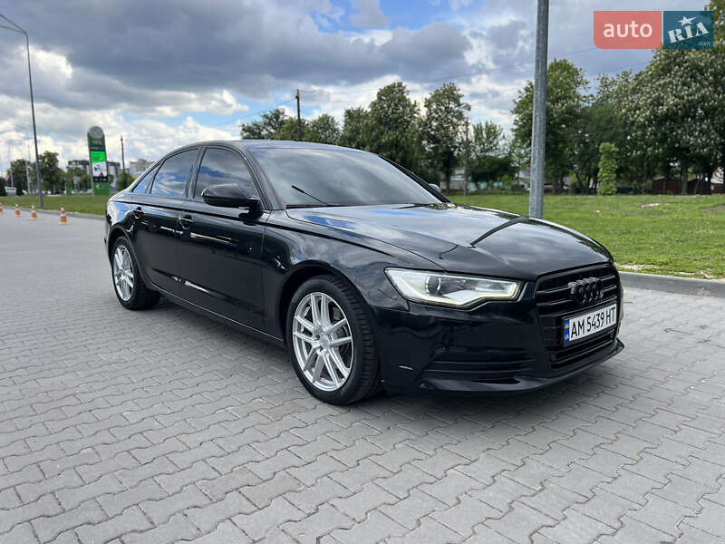 Седан Audi A6 2012 в 