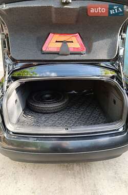 Седан Audi A6 2001 в 