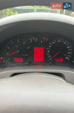 Седан Audi A6 2002 в 