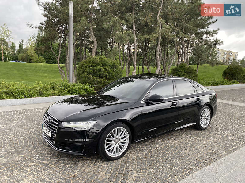Седан Audi A6 2015 в 