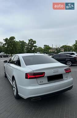 Седан Audi A6 2015 в 