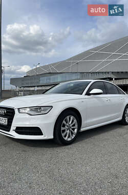 Седан Audi A6 2014 в 