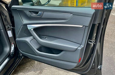 Седан Audi A6 2021 в 