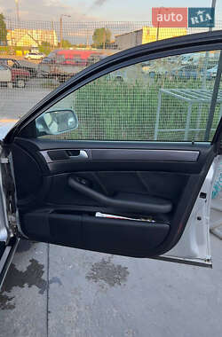 Седан Audi A6 2004 в 