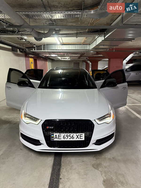 Седан Audi A6 2014 в 