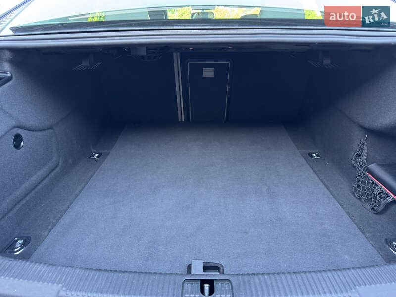 Седан Audi A6 2015 в Луцке
