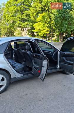 Седан Audi A6 2001 в 