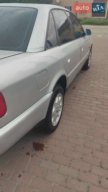 Седан Audi A6 1997 в Рокитном