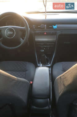 Седан Audi A6 2001 в 