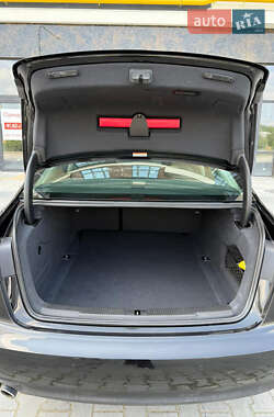 Седан Audi A6 2013 в 