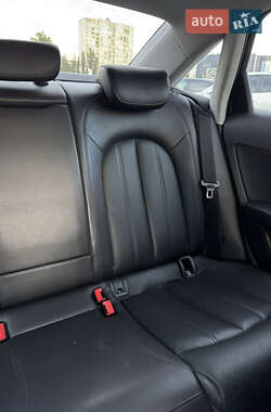 Седан Audi A6 2015 в 