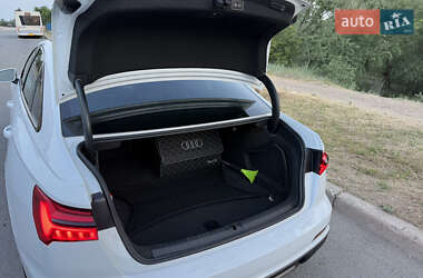 Седан Audi A6 2020 в 